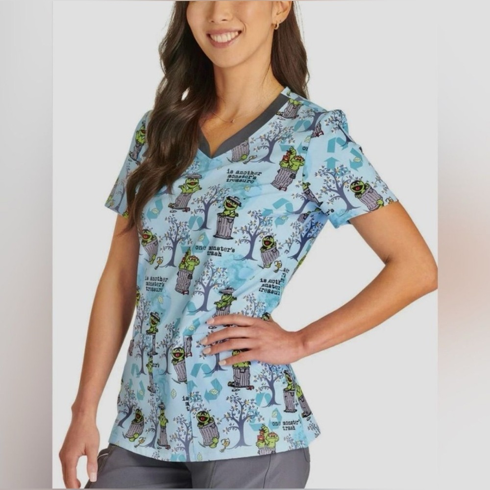 Oscar Cherokee Tooniforms Sesame Street Women’s V Neck Scrub Top Size XS